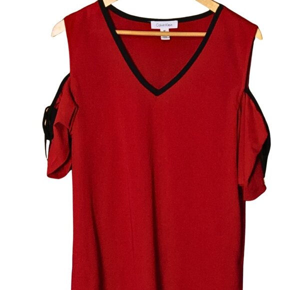 Calvin Klein Red Cold-Shoulder Top with Black Piping – Size M - Picture 2 of 3